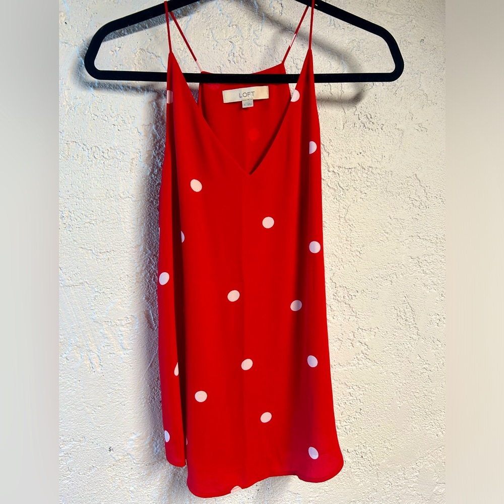 Loft red and white shell. Pretty and flowy